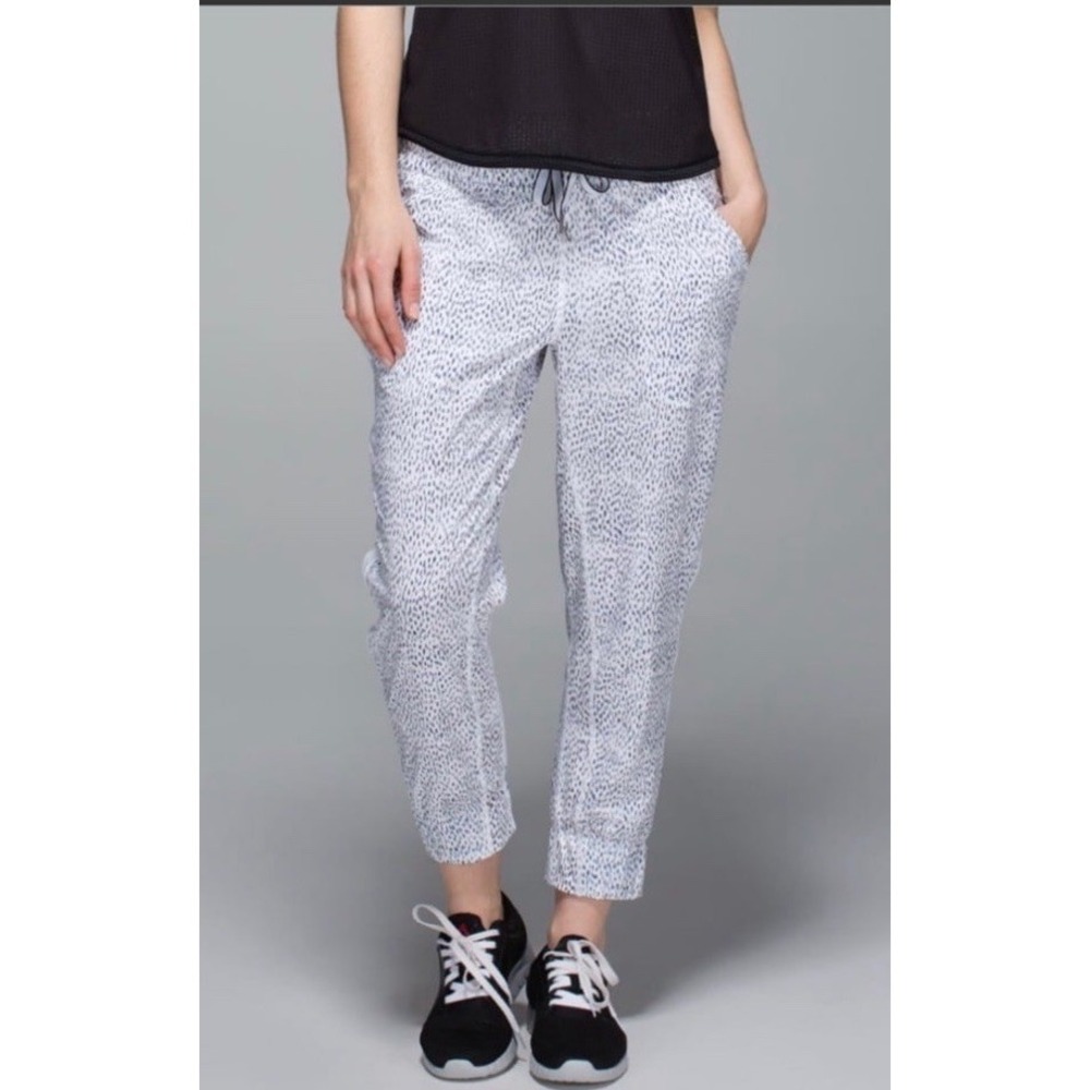 Lululemon Tearaway Dottie Dash Track Pants Elastic Pull-On Size Small Gray White